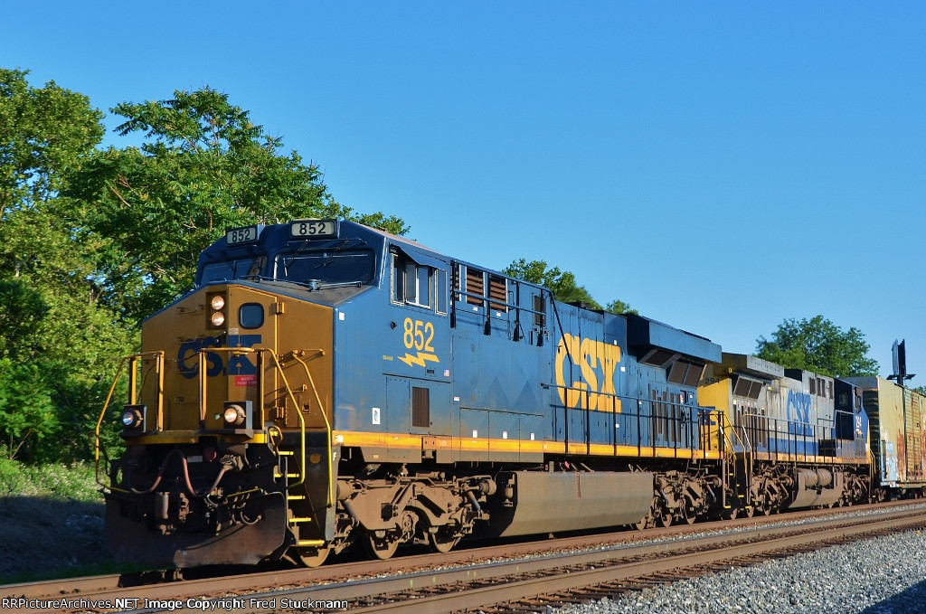 CSX 852