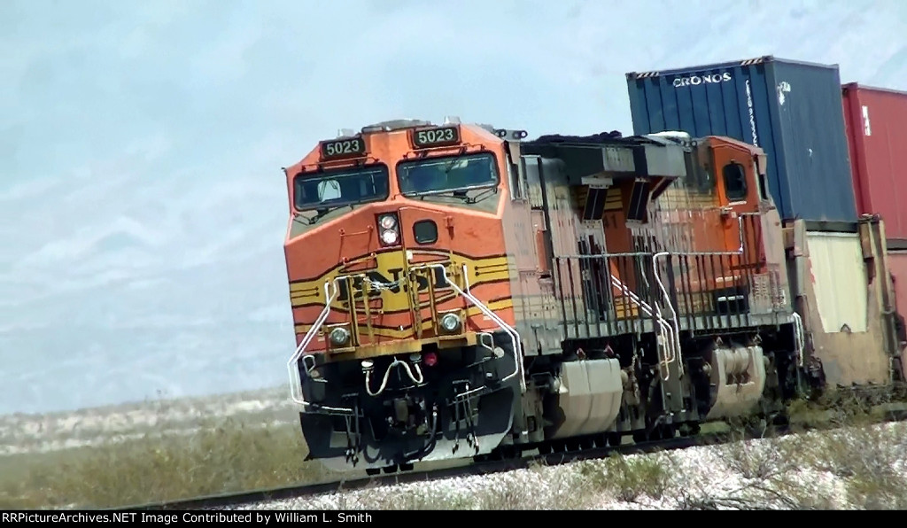 EB Intermodal Frt Btwn Needles & Goffs CA  2-124