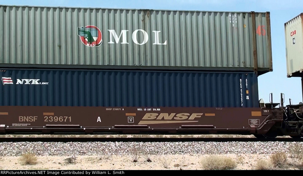 EB INtermodal Frt Btwn Needles & Goffs CA  2-17
