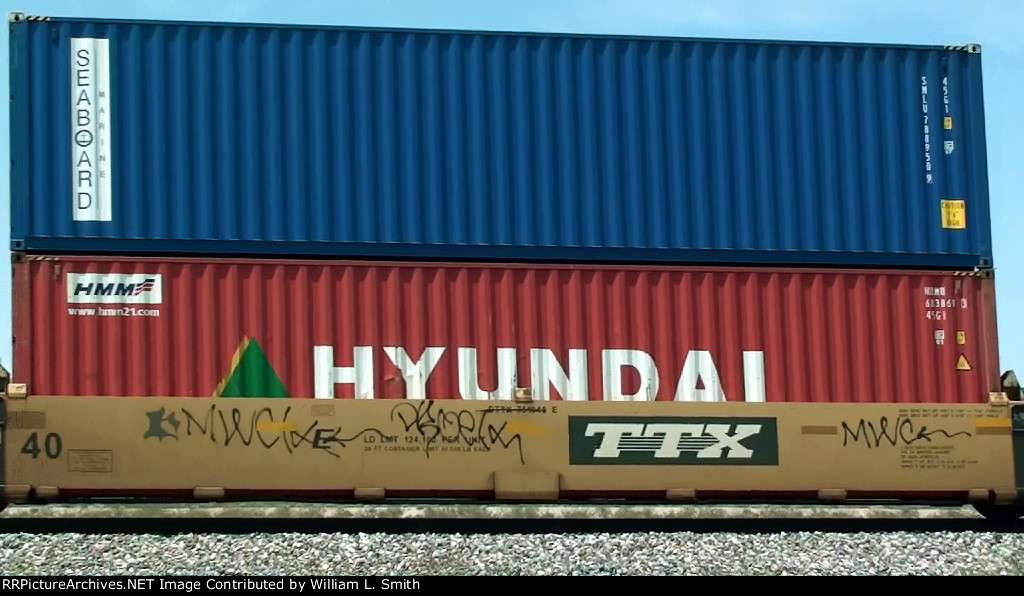 EB Intermodal Frt Btwn Needles & Goffs CA  90