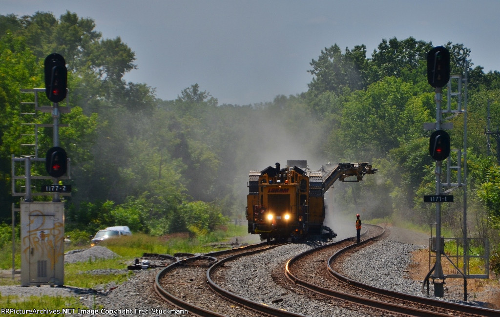 Clearing up for a couple of westbounds.