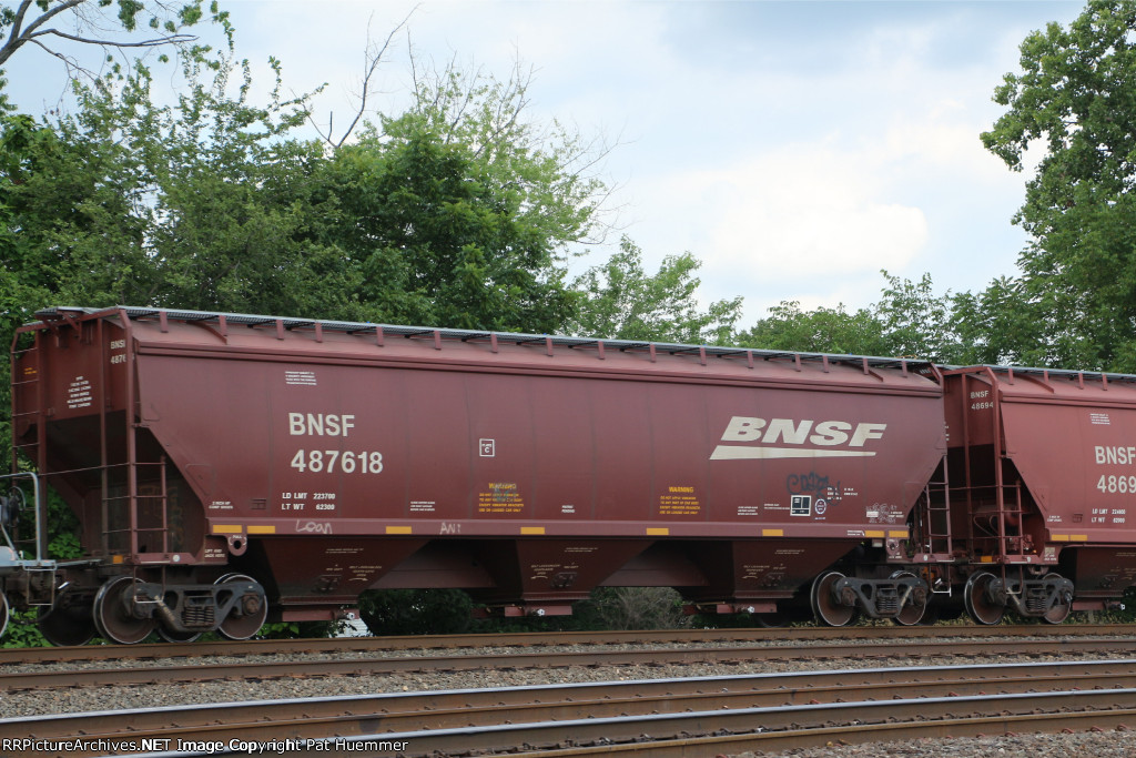 BNSF 487618