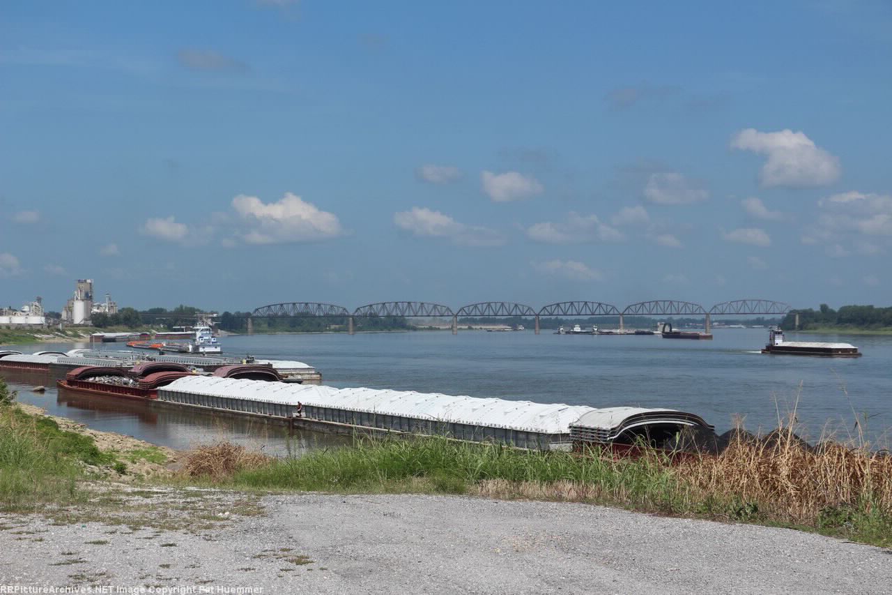IC bridge over the Ohio River
