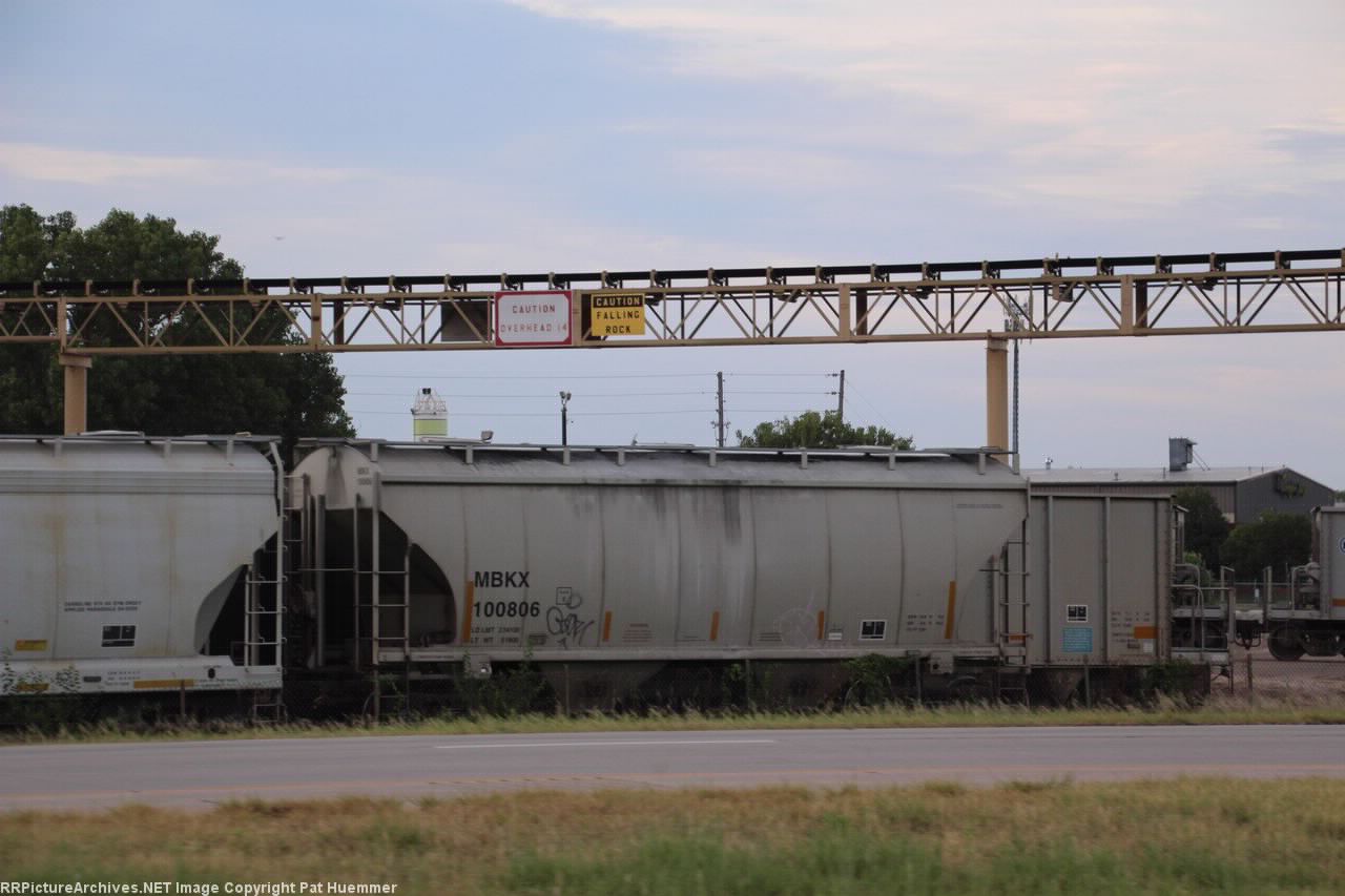 MBKX 100806