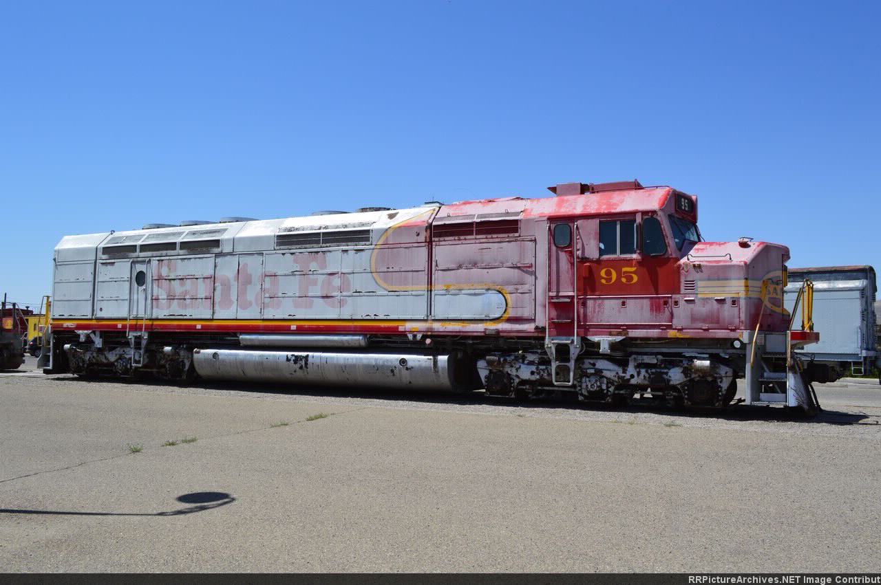 A side view of ATSF 95
