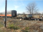 SLRG 9115 Sleeper Car Broke forward trucks rear axle