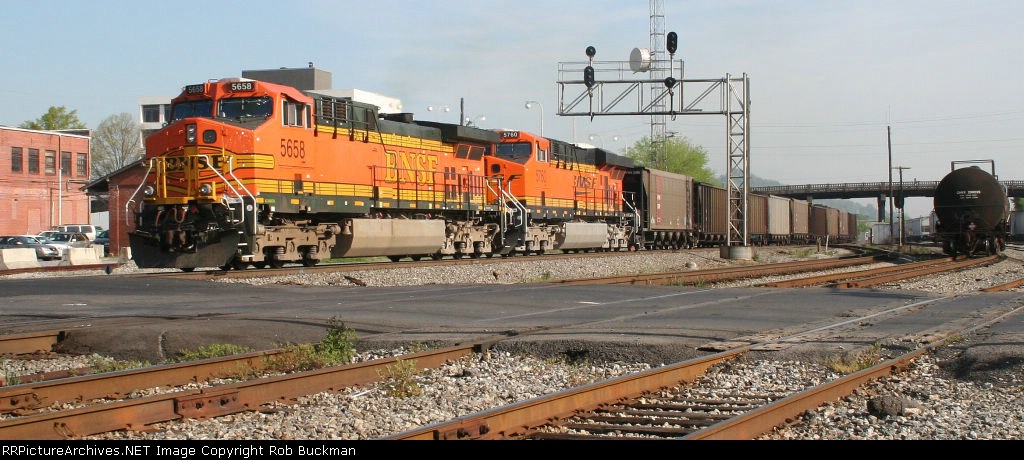 BNSF 5658