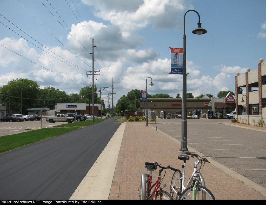 Dakota Rail ROW in Mound