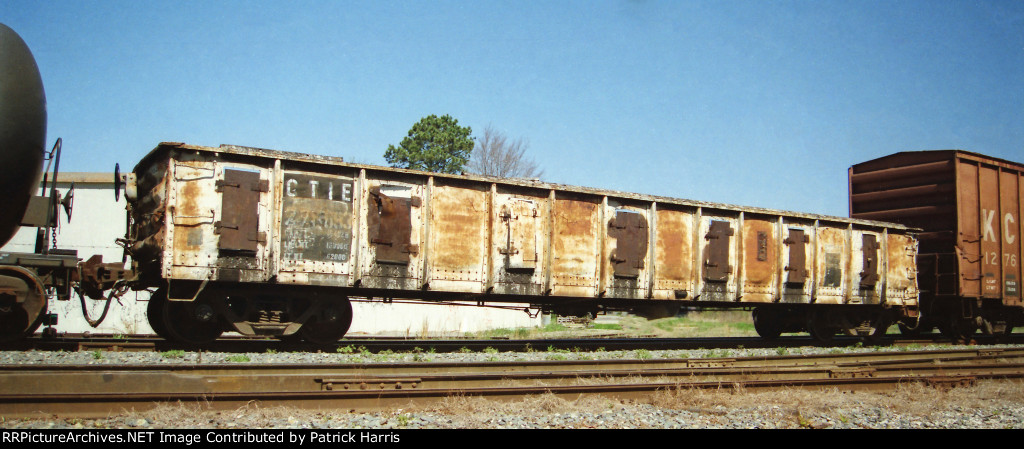 CTIE 271063 50-foot gondola with side doors in the KCS yard in Meridian MS 03-24-2002