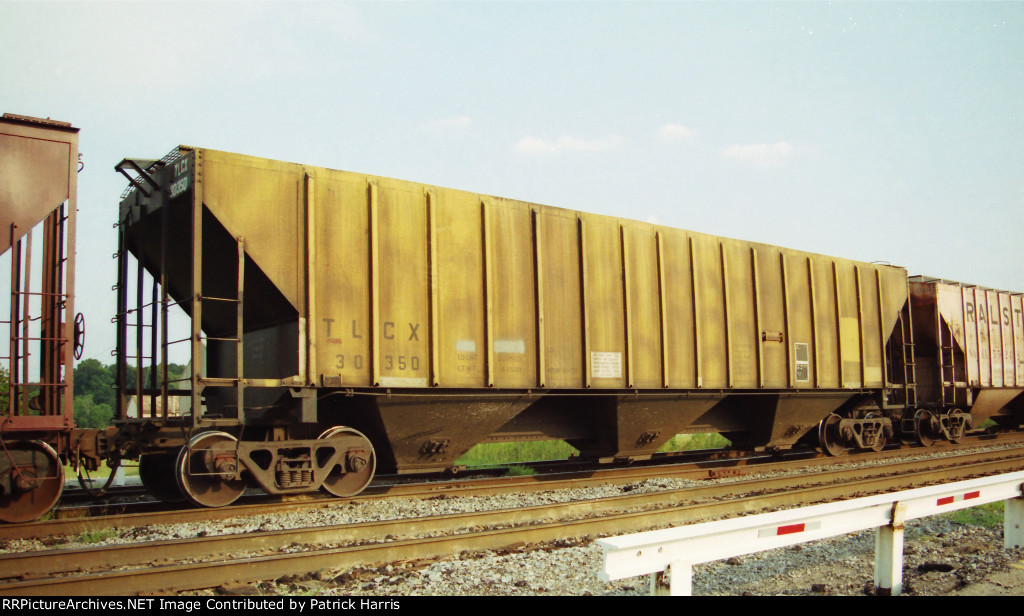 TLCX 30350 4740cf 3-bay PS2-CD covered hopper on the NS in Meridian MS ...