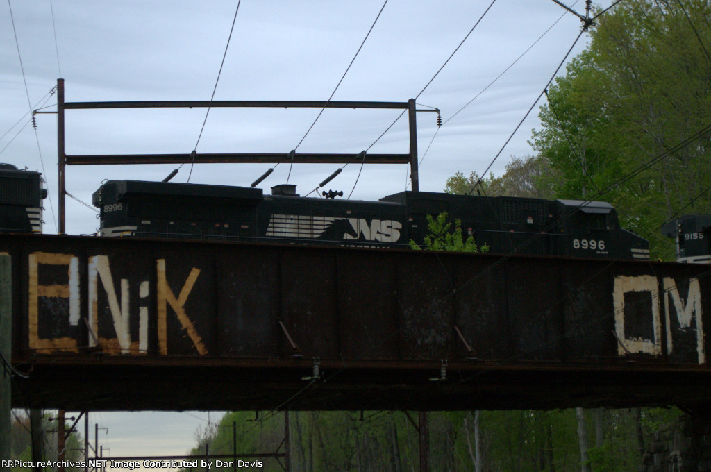 ND D9-44CW 8996 trails on 17G