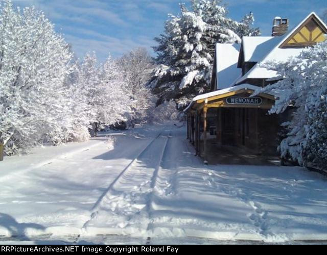 WENONAH TRAIN STATION