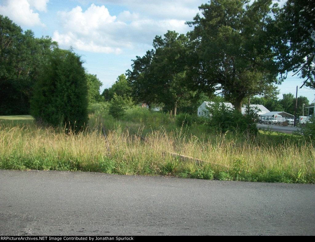Old Alton/B&O/GMO/IC/ICG/GWWR/CMNW/KCS/Ozark Valley line, looking south from Industrial Road