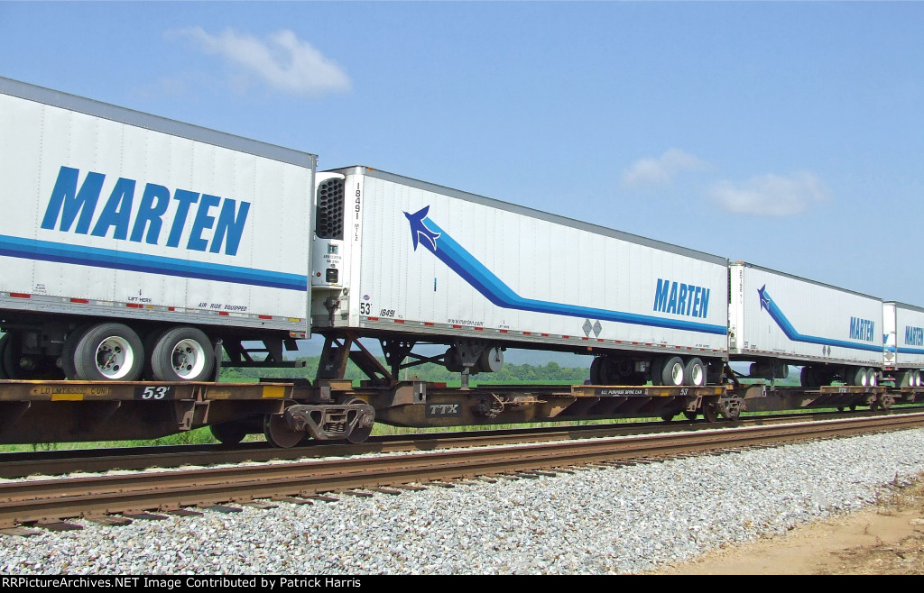 MTLZ 18491 MTLZ 201921 53 MARTEN reefer trailers on TTX 653469 53 5-platform spine car westbound on the NS at Paint Rock Al 08-23-2014