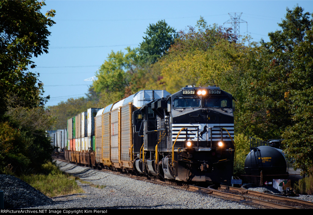 NS 9357 Train 212