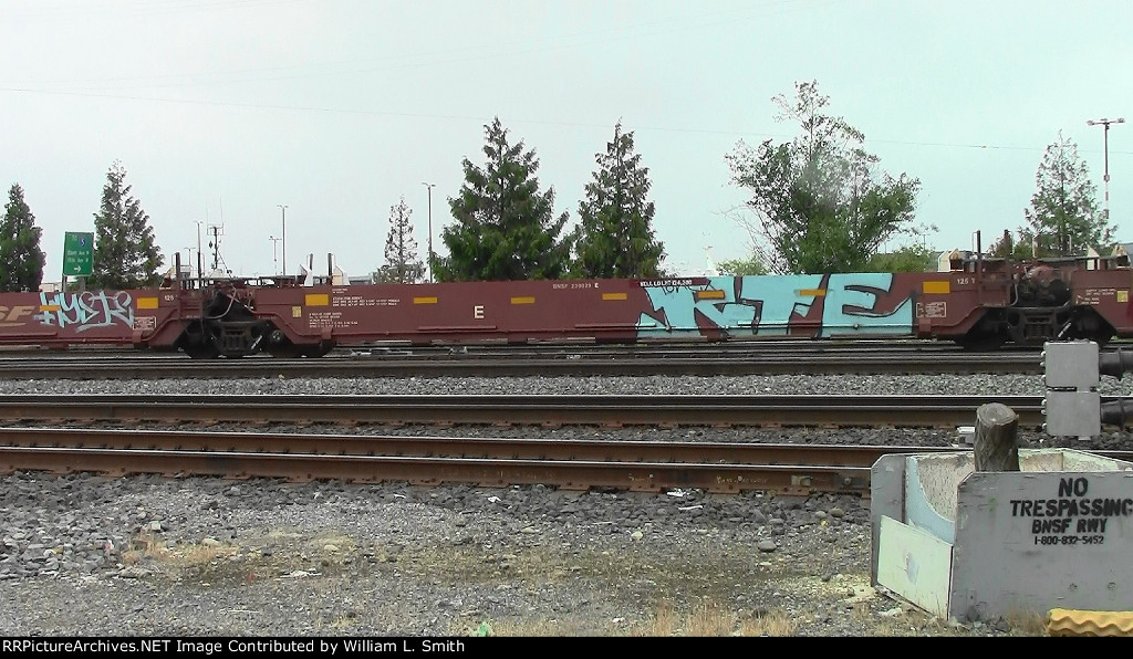 NB Manifest Frt entering Balmer Yard from South lead tracks-52