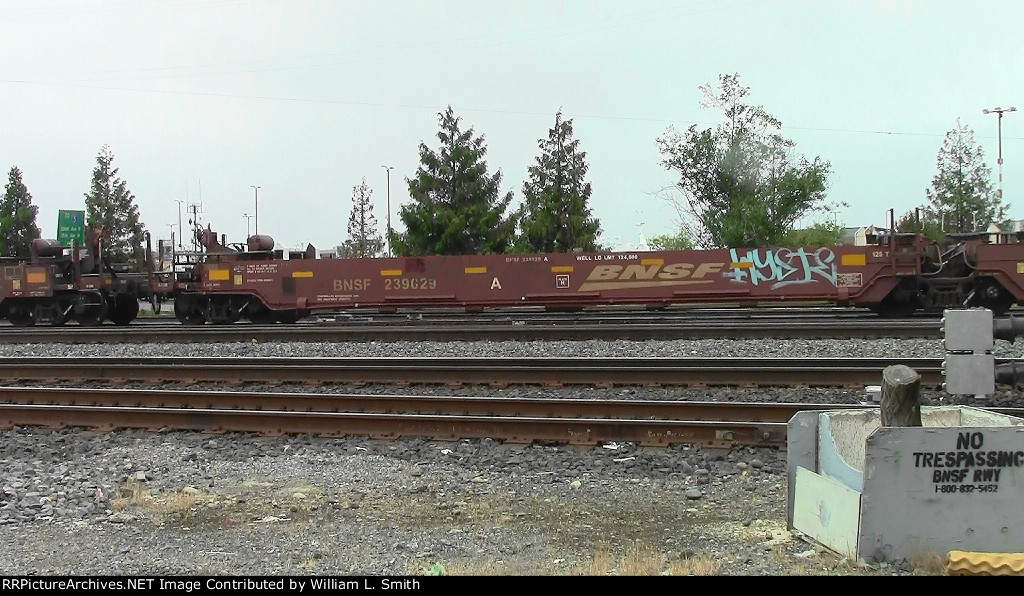 NB Manifest Frt entering Balmer Yard from South lead tracks-53