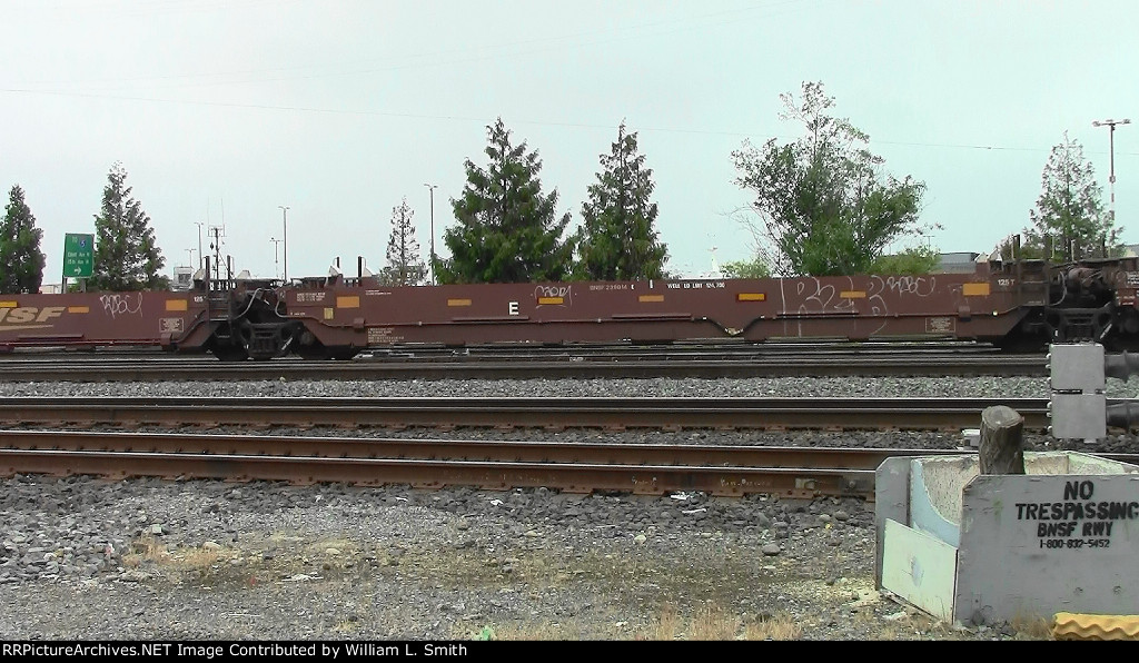 NB Manifest Frt entering Balmer Yard from South lead tracks-57