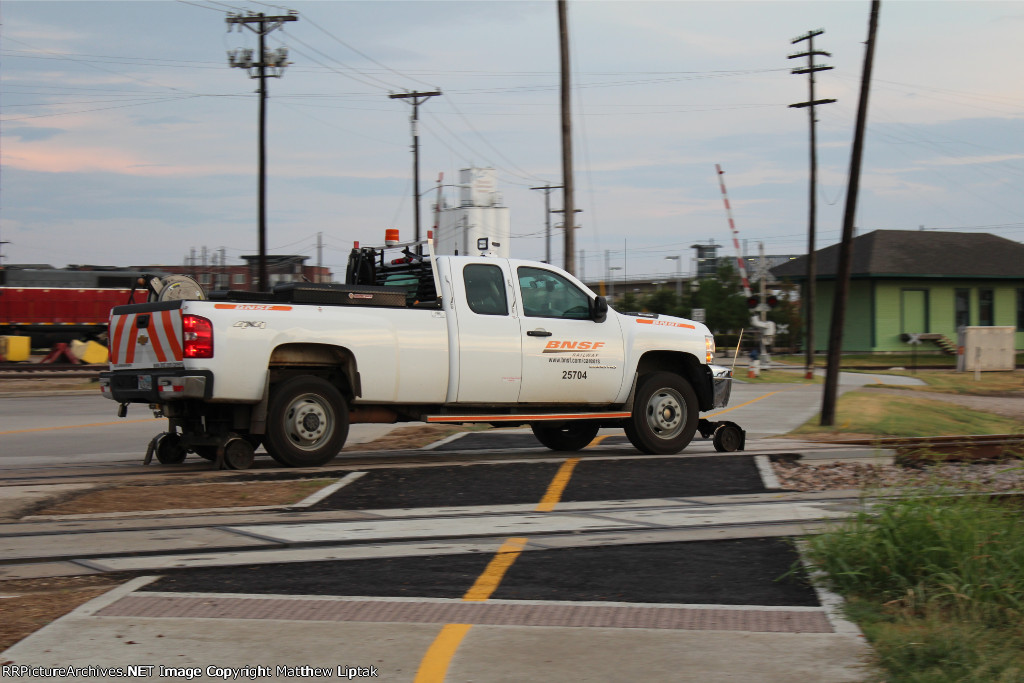 BNSF 25704