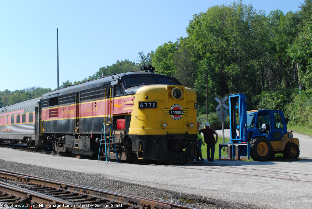 6771 is preped to take her batteries out for some work.