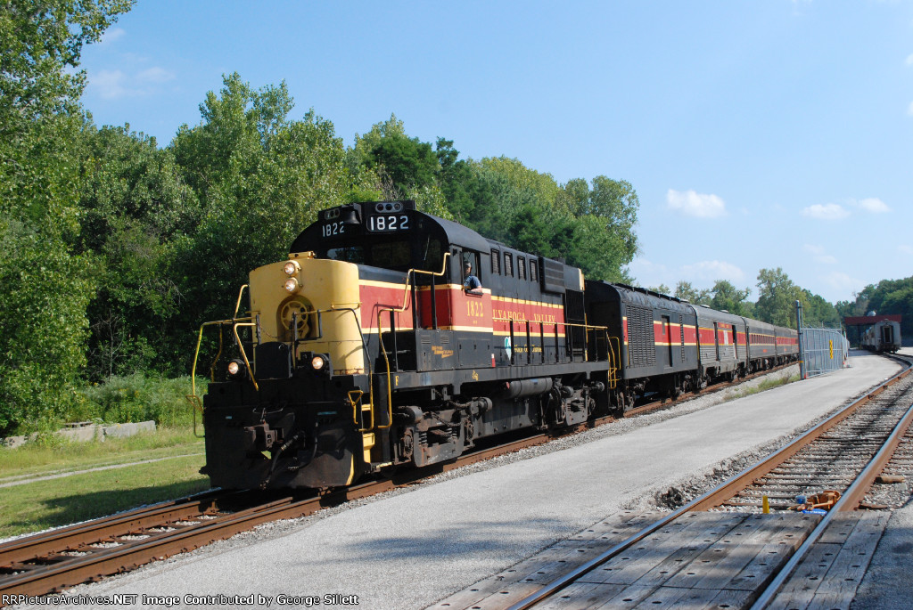 1822 arrives with my train to work... :)