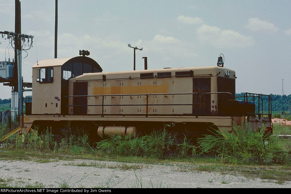 This engine started out on the Pickens RR, at Pickens, SC, Pickens sold it to Duke Power and Johnson Railway Services rebuilt it into this form. Duke assigned the engine to the Cherokee Nuclear site, which was under construction. Construction stopped and 