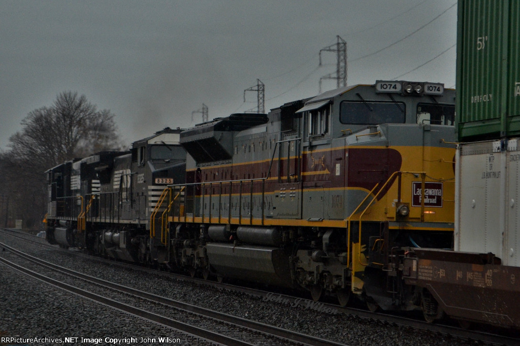 NS 1074 "Delaware Lackawanna & Western"