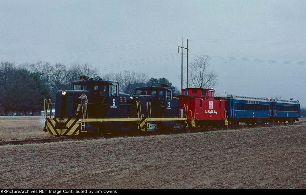Excursion train from Hartwell coming itno Airline.