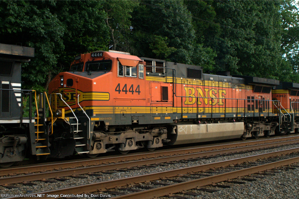 BNSF D9-44CW 4444 trails on K040-06