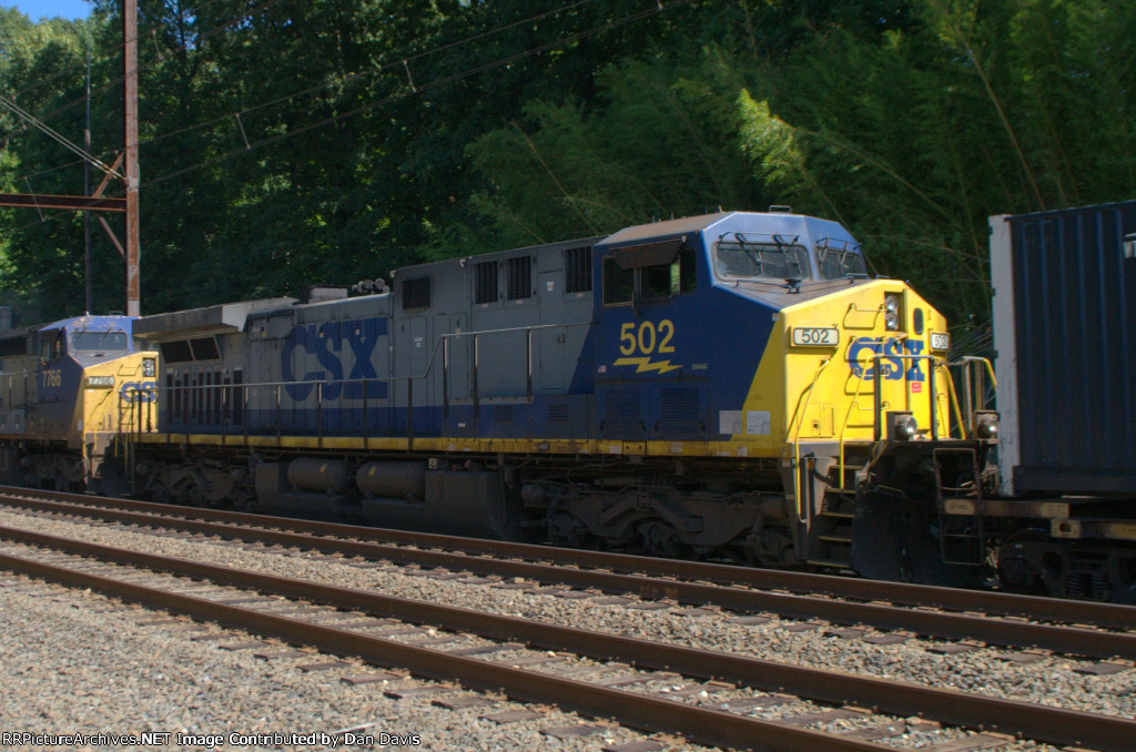 CSX CWW44AH 502 trails on Q032-11