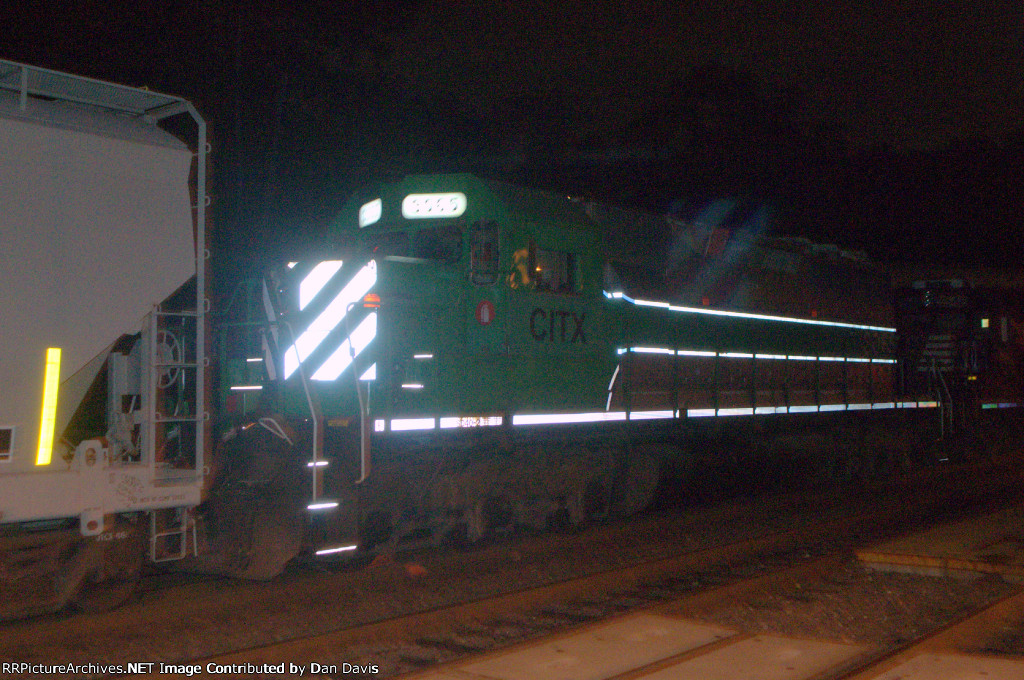 CITX SD40-2 3065 trails on Q301-01
