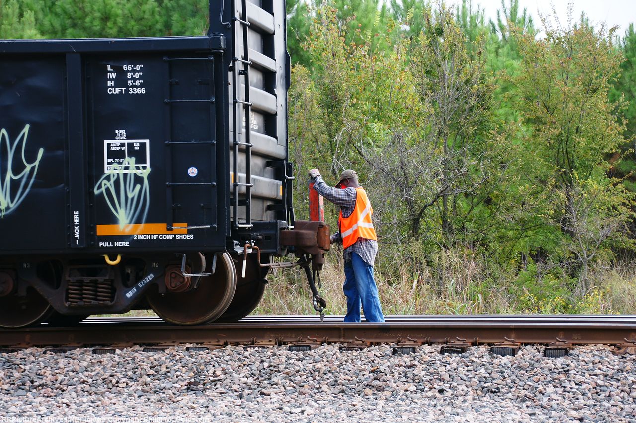 Tightening up the screw mount