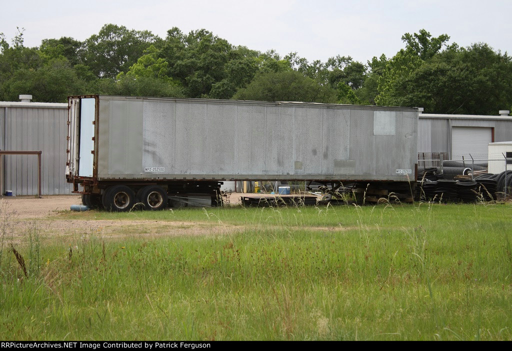 MP Piggyback Trailer