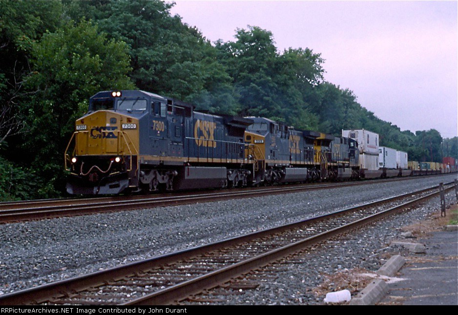 CSX 7300 on Q-112