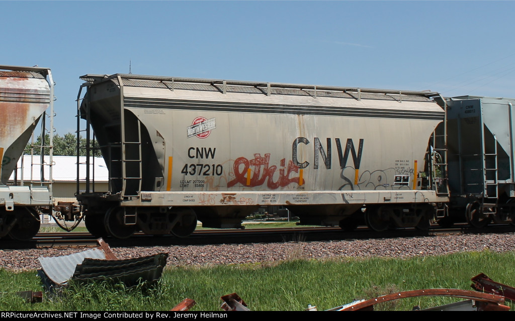 CNW 437210 (1)