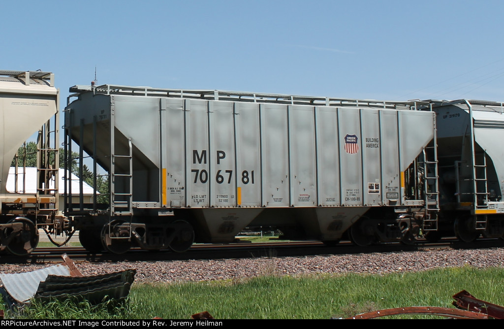 MP 706781 (1)