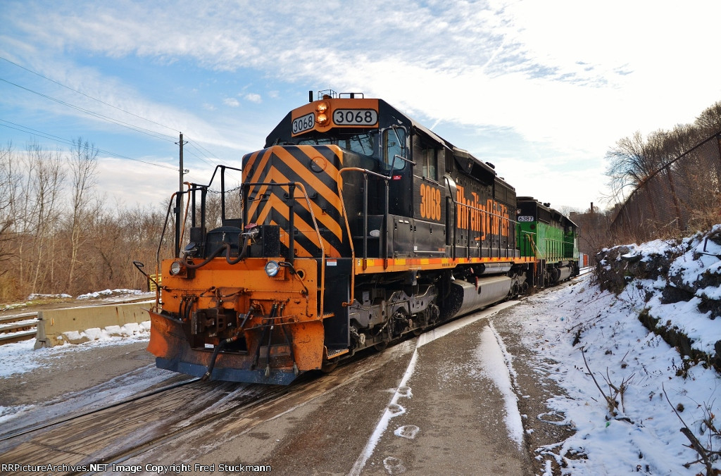 WE 3068 leads off the Wheeling Connection.