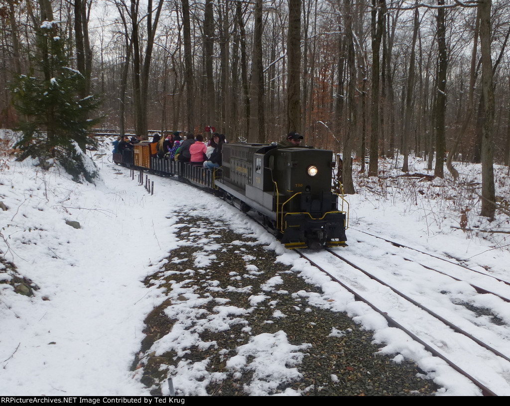 Laurel Run #730 pulls the train back to the station