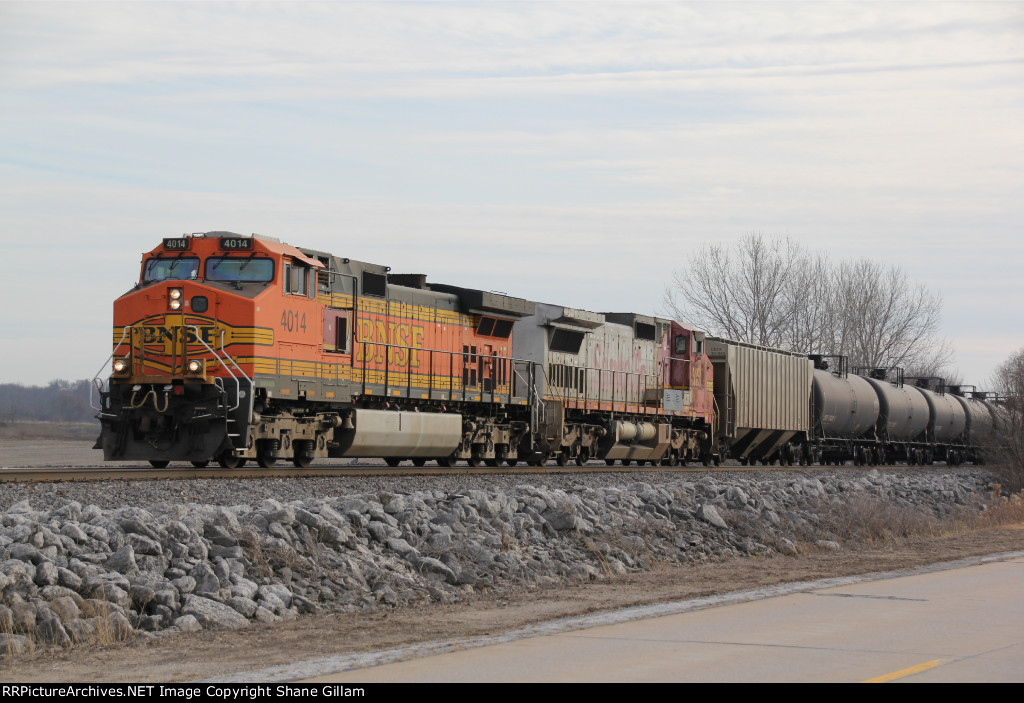 BNSF 4014 Sit's outside of town on the Hannibal Sub.