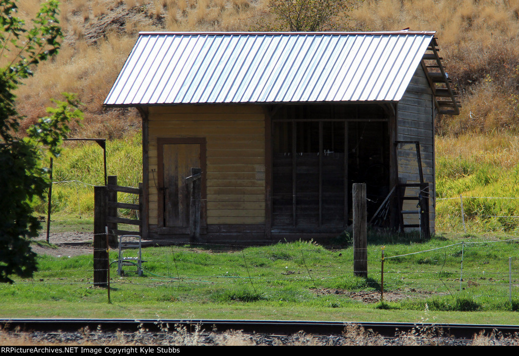 Former Hooper, WA Union Pacific shelter shed