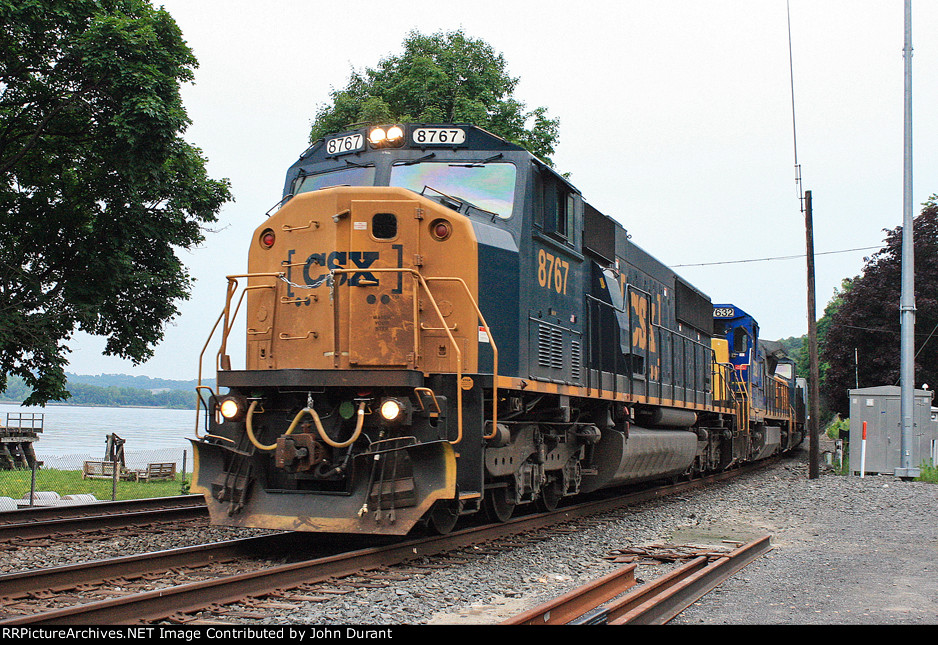 CSX 8767 on K-533