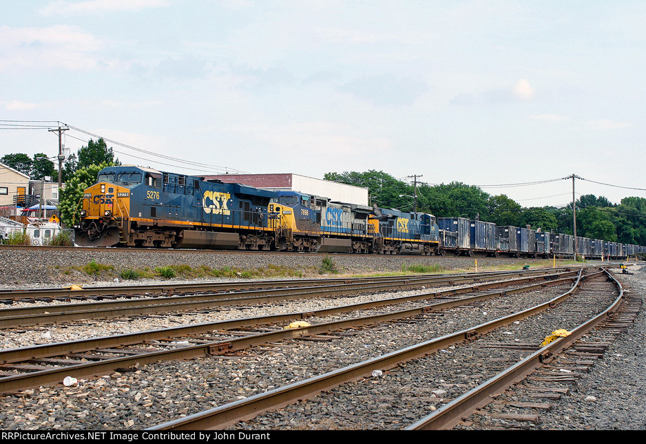 CSX 5276 on Q-710
