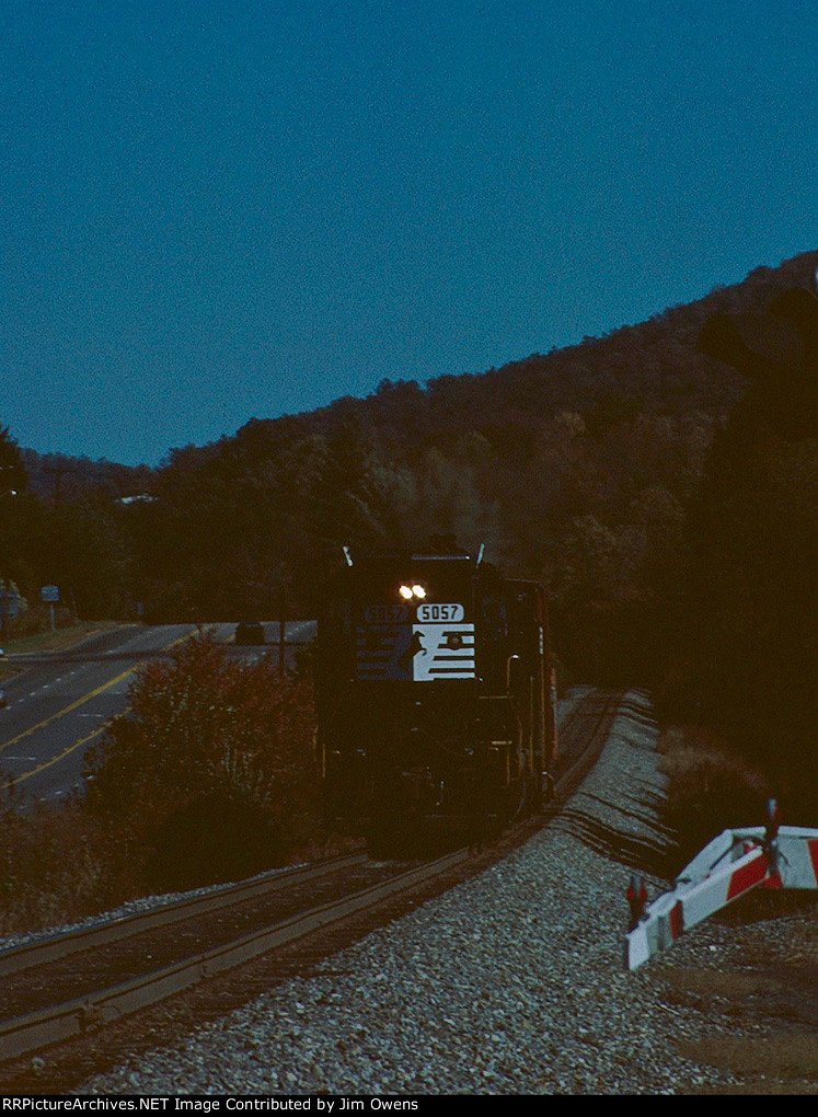 A westbound local approaches the east end of Grovestone Siding.