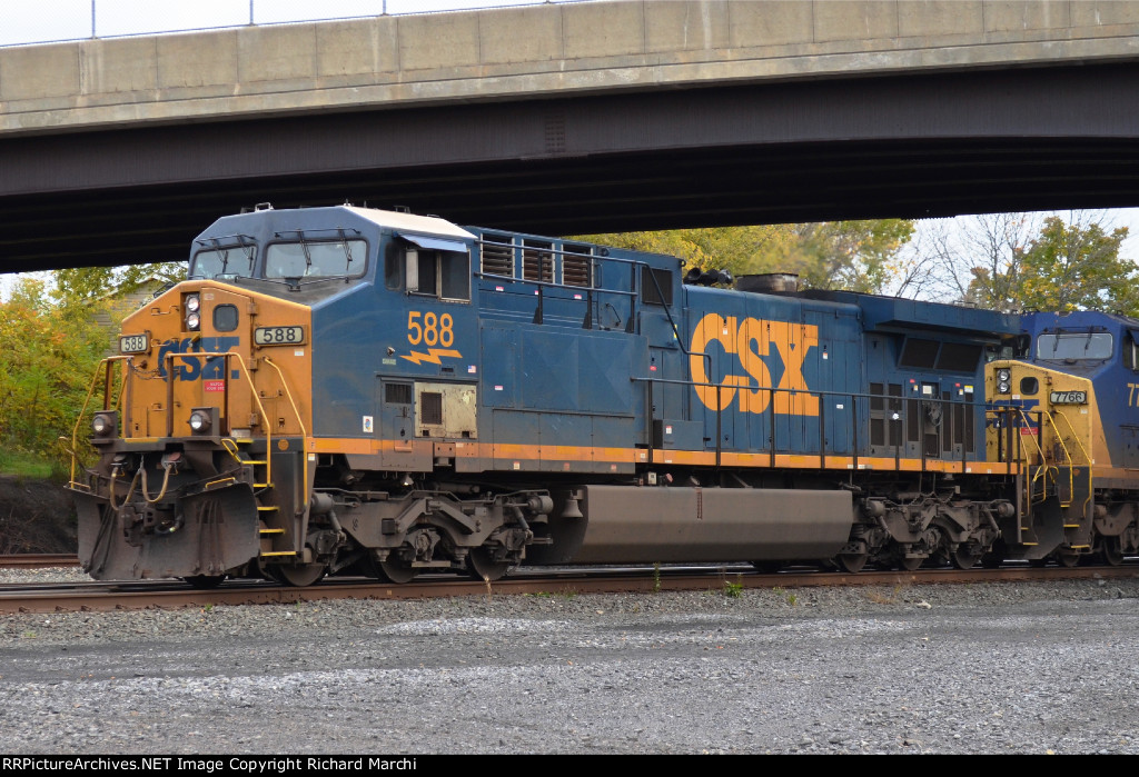 CSX 588