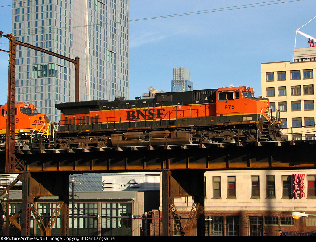 BNSF 975