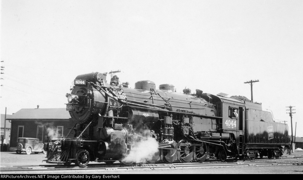CN%202_10_2%204044%20frbw.JPG
