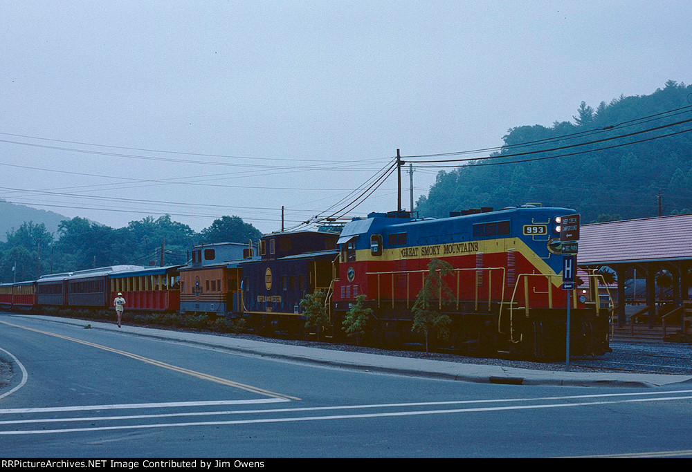 Waiting to head west from Bryson City.