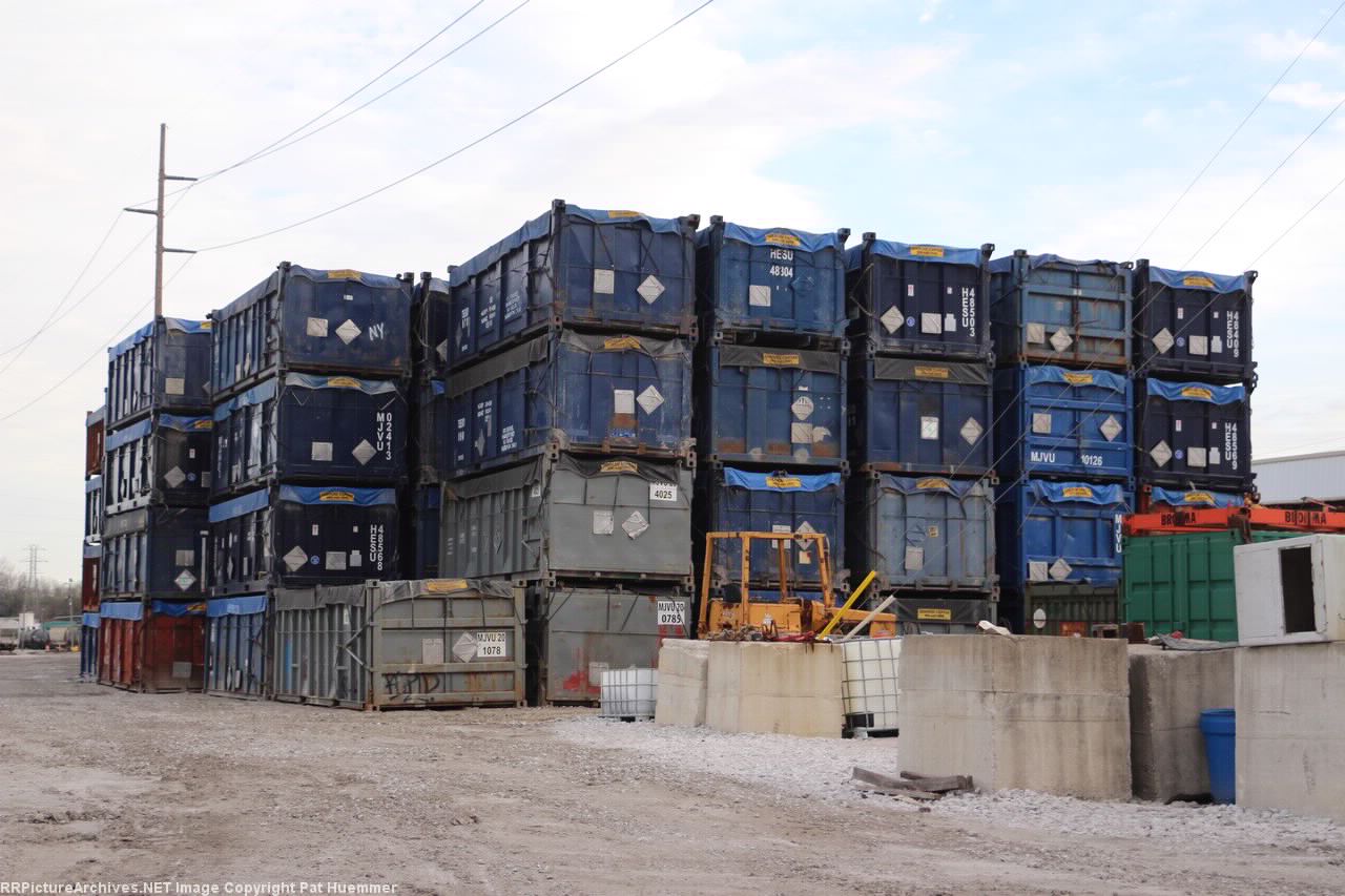 Buncha containers at the IRR yard