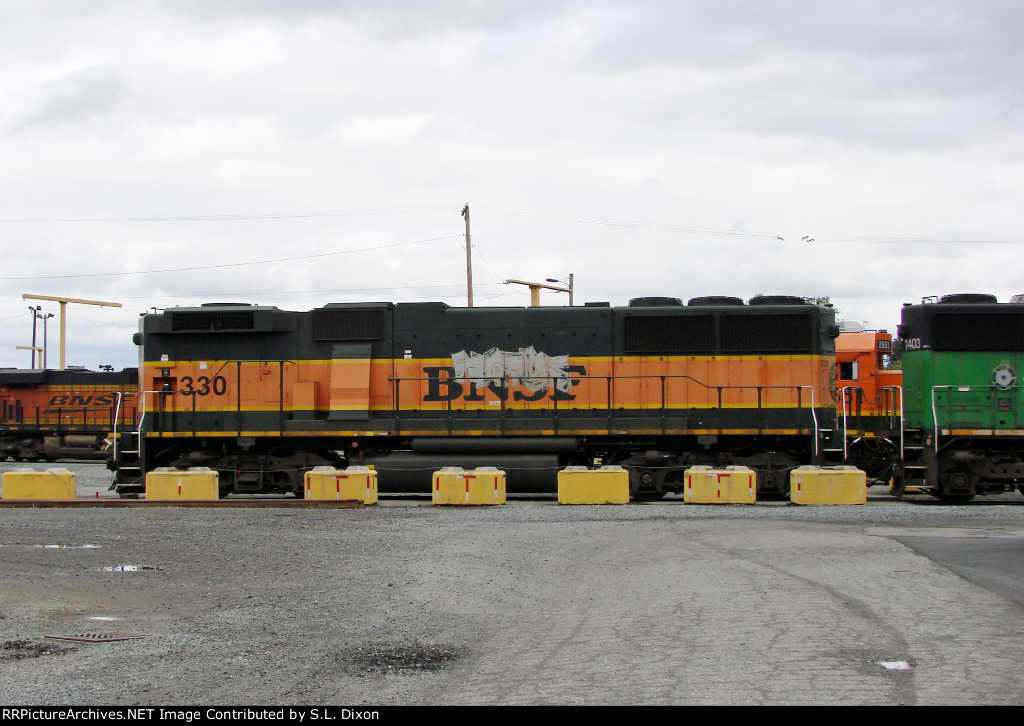 BNSF 330