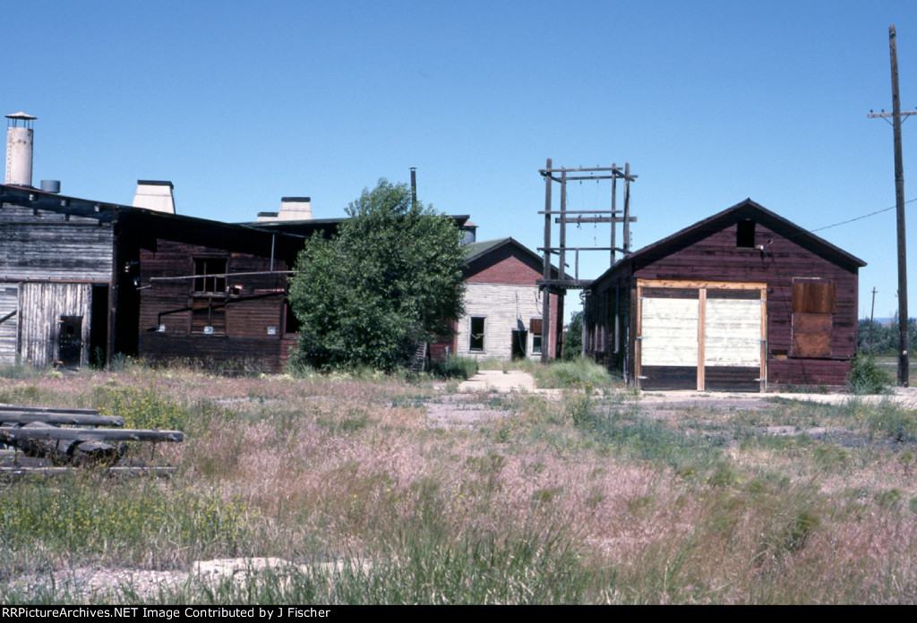 Harlowton shop building